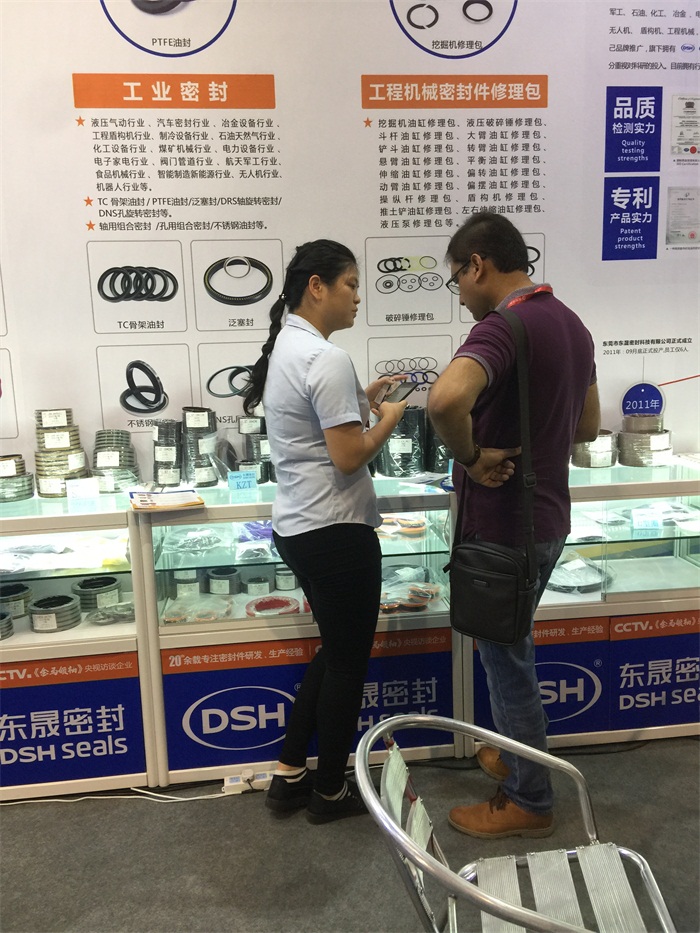 當然，也有不少的國外客戶啦！
